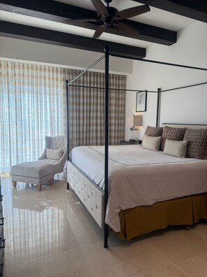 Fer et planche à repasser, accès Internet, draps fournis