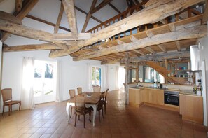 Fridge, microwave, oven, stovetop - Country house with private heated pool and garden-Périgord (Bosset)