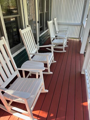Terrace/patio - Rivers Edge Retreat on the Big Thompson River! (Estes Park)