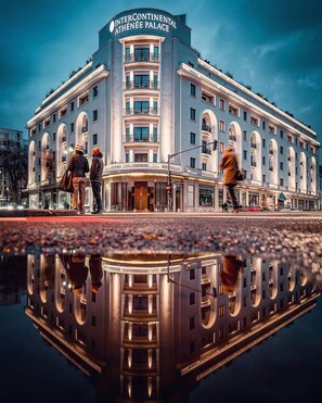 Exterior - Black Iris Central Apartment - Cismigiu Park (Bucharest)