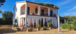 Exterior - Terersa House - Surrounded by greenery and 500m from the sea! (Toscana)
