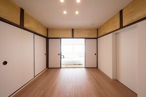 Interior - Uji, Kyoto] Machiya for rent｜Parking for 2 cars on the premises｜Convenient access to Nara, Osaka, and Shiga by car and train. Recommended as a base for private group travel stays. (宇治市六地蔵札ノ辻町)