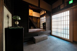 Interior - Uji, Kyoto] Machiya for rent｜Parking for 2 cars on the premises｜Convenient access to Nara, Osaka, and Shiga by car and train. Recommended as a base for private group travel stays. (宇治市六地蔵札ノ辻町)