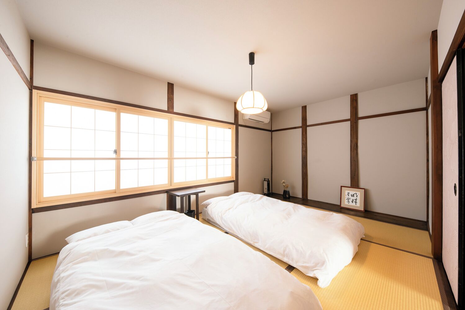 Fer et planche à repasser, accès Internet, draps fournis