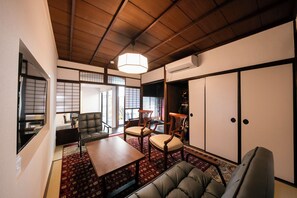 Interior - Uji, Kyoto] Machiya for rent｜Parking for 2 cars on the premises｜Convenient access to Nara, Osaka, and Shiga by car and train. Recommended as a base for private group travel stays. (宇治市六地蔵札ノ辻町)