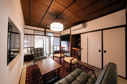 Uji, Kyoto] Machiya for rent｜Parking for 2 cars on the premises｜Convenient access to Nara, Osaka, and Shiga by car and train. Recommended as a base for private group travel stays.