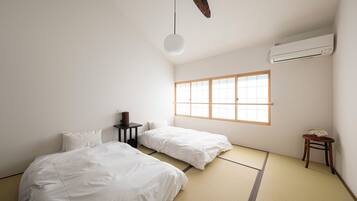 Iron/ironing board, internet, bed sheets