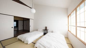 Iron/ironing board, internet, bed sheets