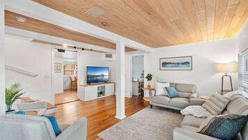 House (3 Bedrooms) | Front of property