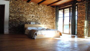 Blackout curtains, iron/ironing board, free WiFi