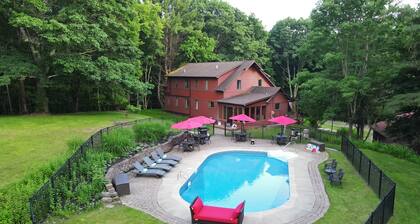 Private Pool Oasis Minutes from Dreams Park