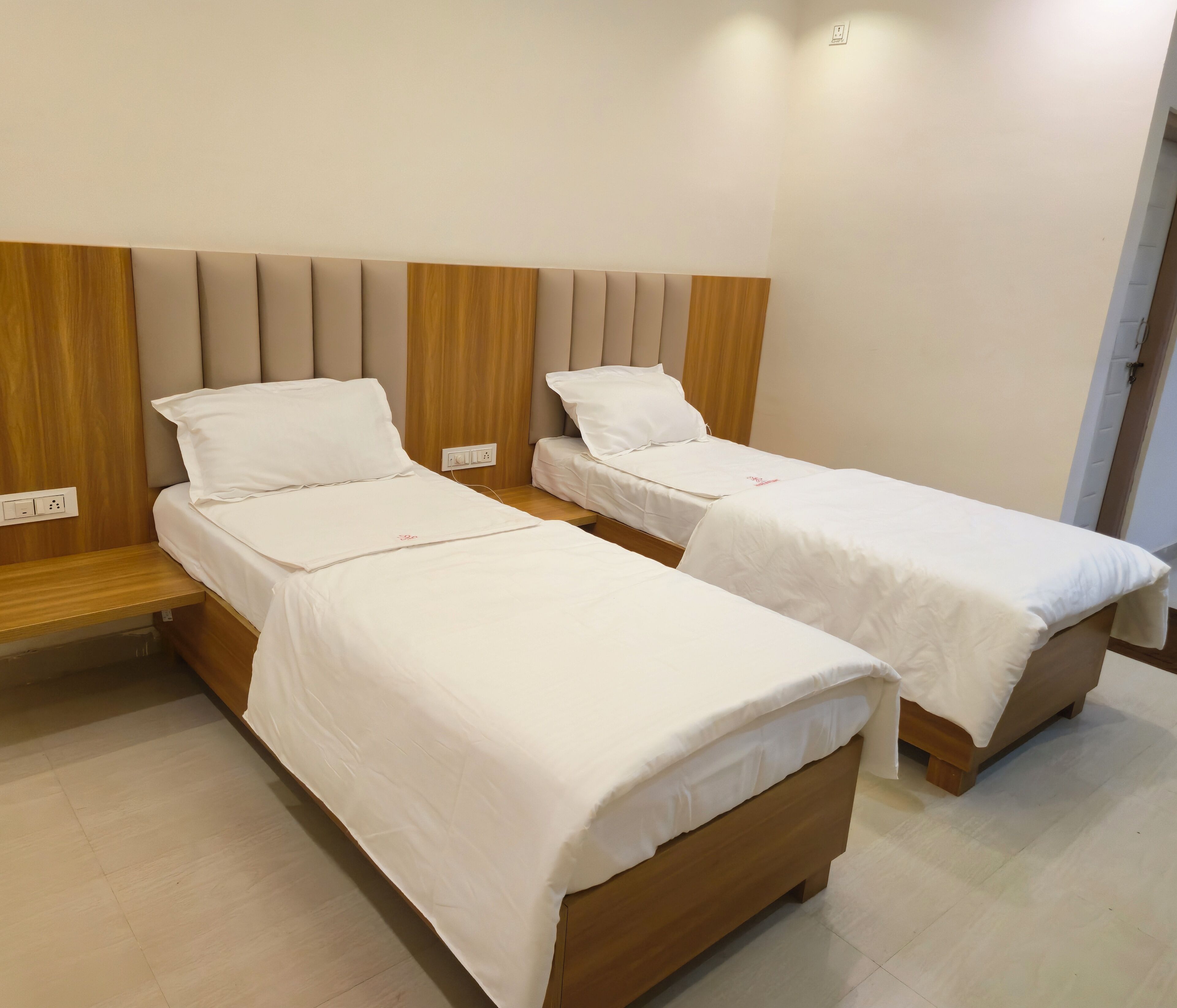 Rom – standard | Skrivebord