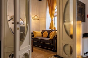 Appartement | Woonruimte | Een 50-cm televisie met kabelzenders