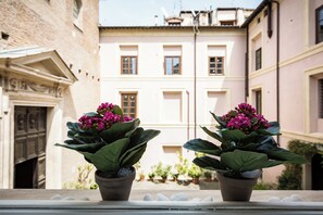 Apartment | Premium bedding, down comforters, desk, laptop workspace - Foro Romano Luxury Flat (Rome)