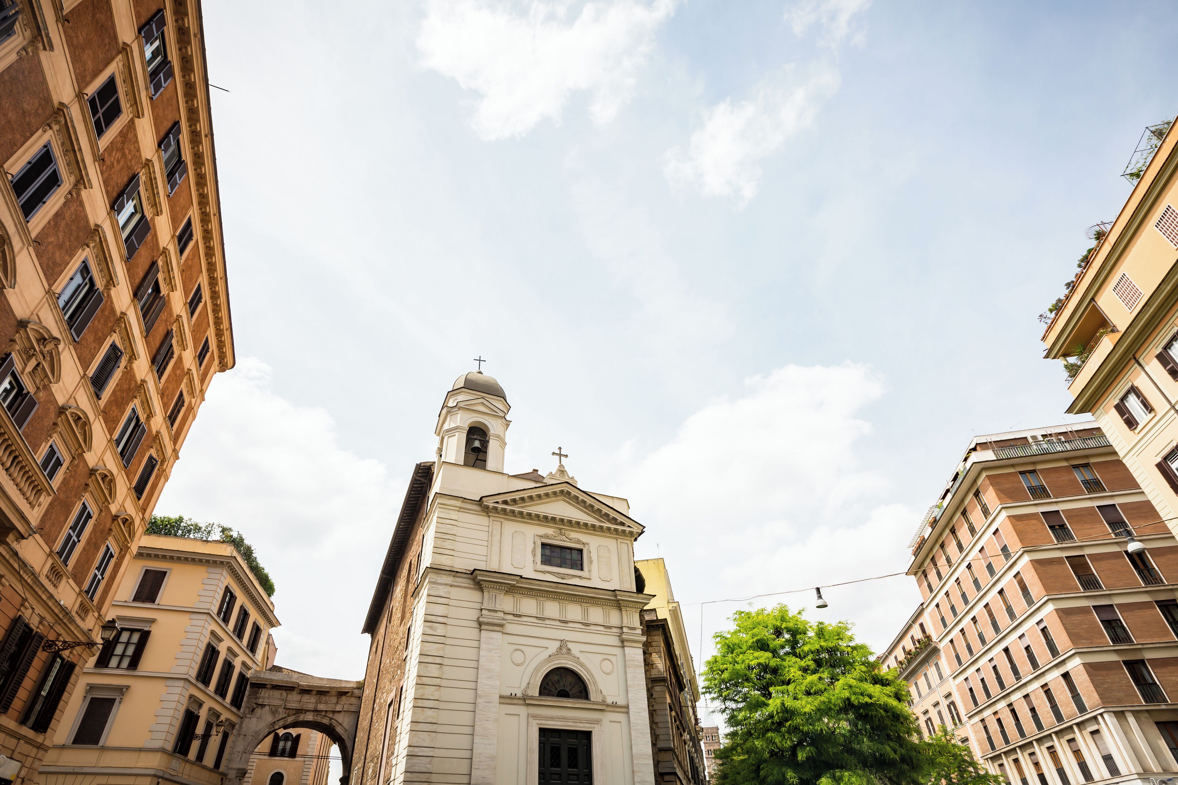 Apartment | Premium bedding, down comforters, desk, laptop workspace