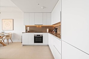 Fridge, microwave, oven, stovetop - RDR468 - Ipanema Homes with amazing views and facilities (Málaga)