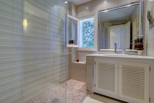 Stayhost - RDR521 - Elegant 2 Bedroom Penthouse (Atalaya Isdabe)