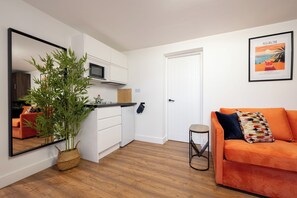 Private kitchen - The Old Brewery - A St David Aparthotel (Barrow-in-Furness)