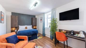 Estudio | Cortinas opacas, tabla de planchar con plancha, wifi gratis