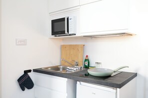 Private kitchen - The Old Brewery - A St David Aparthotel (Barrow-in-Furness)