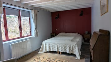 Fer et planche Ă repasser, Wi-Fi, draps fournis