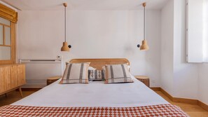 1 bedroom, iron/ironing board, free WiFi, bed sheets - 1BDR Apartment w/ Terrace and View by LovelyStay (Lisbon)