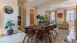 Dining - Garden Mansion in Historic Center by LovelyStay (Lisboa)