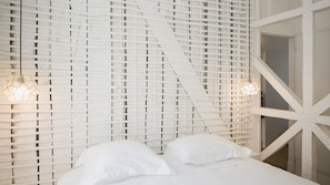 3 bedrooms, free WiFi, bed sheets - Quiet & Modern Apartment w/ Garden by LovelyStay (Lisboa)