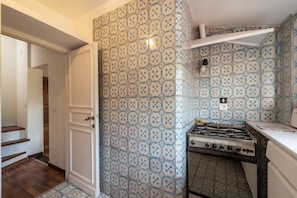Private kitchen - Stunning Rooftop Views in the Heart of Trastevere (Roma)