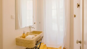 Interior - Alfama Balcony River View by LovelyStay (Lisboa)