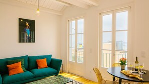 TV - Alfama Terrace River View by LovelyStay (Lisboa)