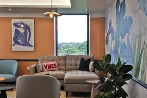 Lobby sitting area - Student Only B16 Studios (Birmingham)