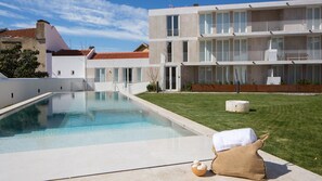 Indoor pool - Designer Apartment w/ Pool by LovelyStay (Lisboa)