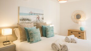 Room - Designer Apartment w/ Pool by LovelyStay (Lisboa)