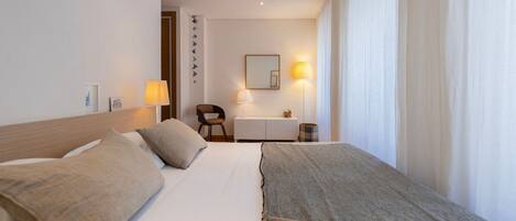 1 bedroom, iron/ironing board, travel cot, free WiFi