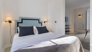 1 bedroom, iron/ironing board, free WiFi, bed sheets - Charming Apartment in Bairro Alto 87 by LovelyStay (Encarnação)