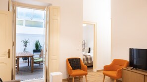 Interior - Central Apartment w/ Terrace by LovelyStay (Lisboa)