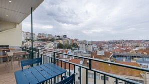 Outdoor dining - Amazing View Apartment by LovelyStay (Lisboa)