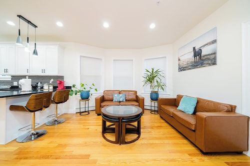 16/3 - Spacious 4BR Worcester Home Near Parks