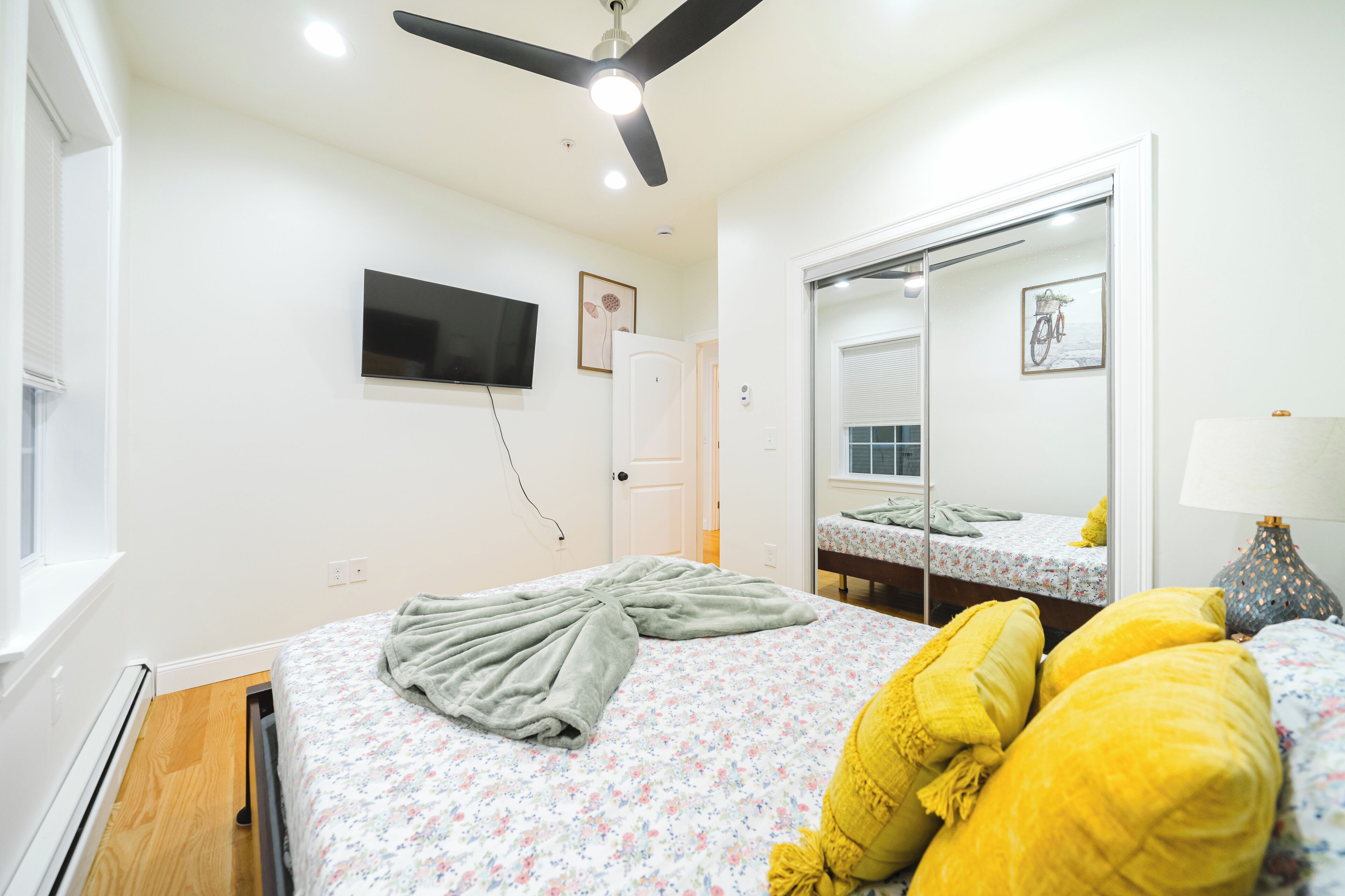 4 chambres, fer et planche à repasser, Wi-Fi gratuit, draps fournis