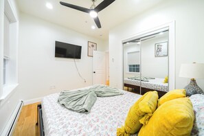 4 bedrooms, iron/ironing board, free WiFi, bed sheets - 16/3 - Spacious 4BR Worcester Home Near Parks (Worcester)