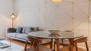 Dining - Downtown Sleek Apartment by LovelyStay (Lisboa)
