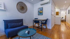 Interior - Charming Apartment in Bairro Alto by LovelyStay (Encarnação)