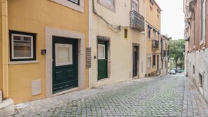 Exterior detail - 1BDR w/ Terrace in Alfama Centre by LovelyStay (Lisboa)