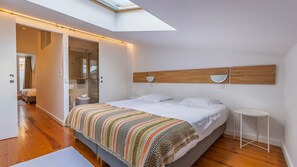 2 bedrooms, iron/ironing board, travel cot, free WiFi - Modern & Hidden Apartment by LovelyStay (Lisbon)
