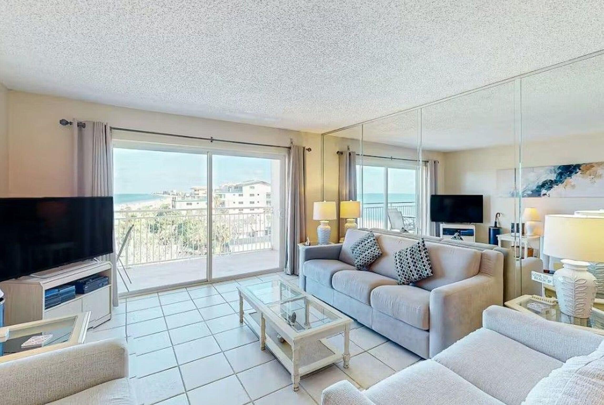Condo, 1 King Bed with Sofa bed (Madeira Norte 416) | Living area
