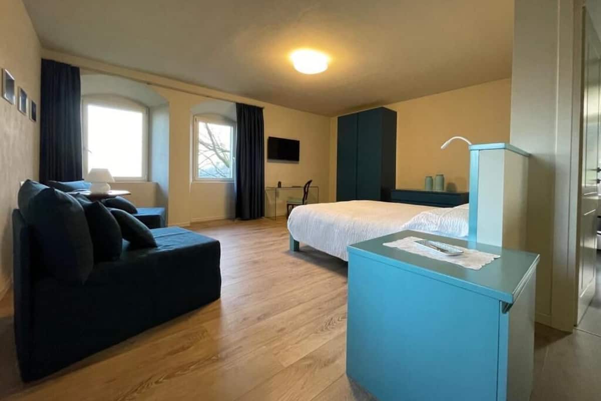 Double Room, Hill View | Minibar, free WiFi