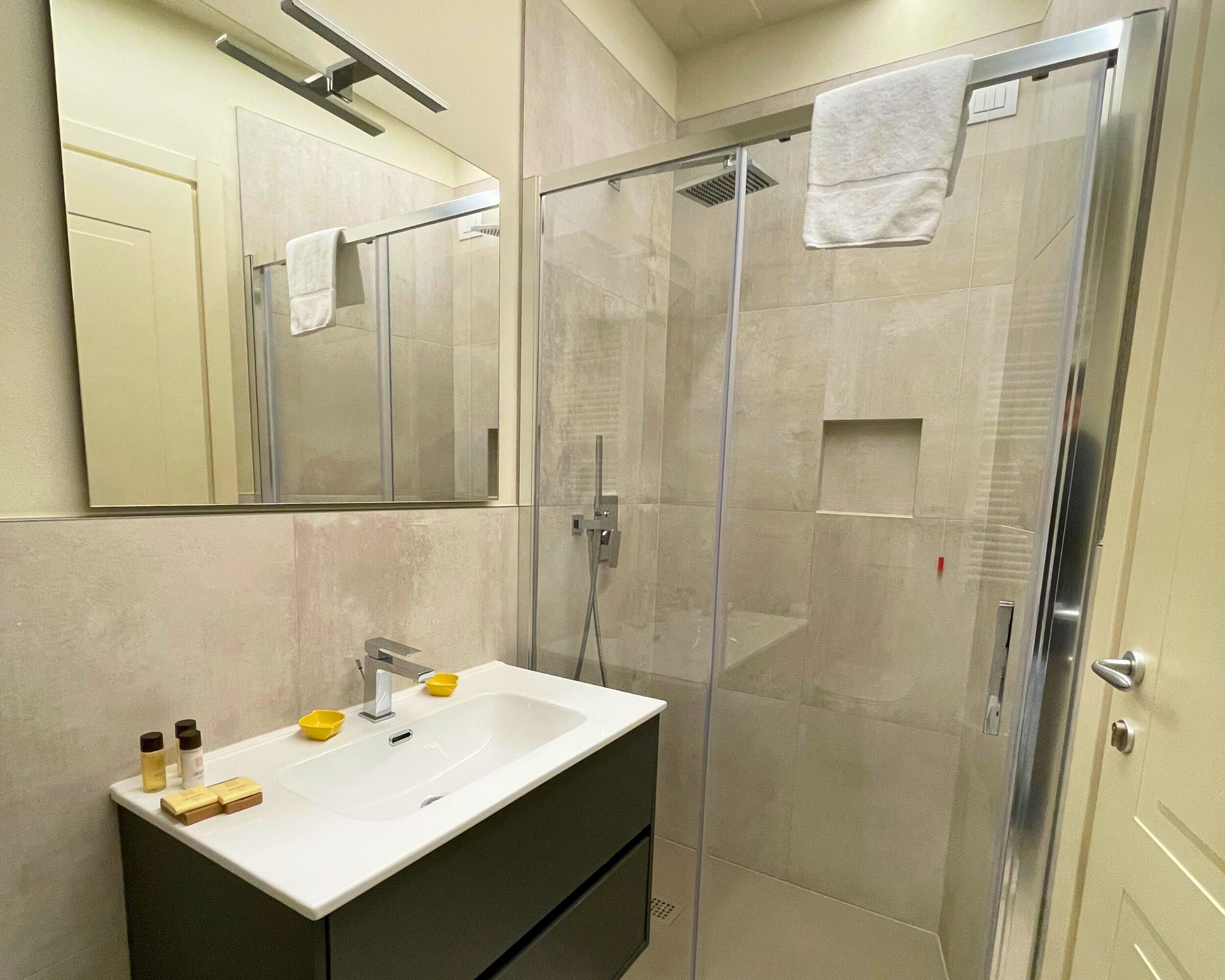 Dobbeltværelse - terrasse | Badeværelse | Bruser, hårtørrer, bidet, gulvvarme (badeværelse)