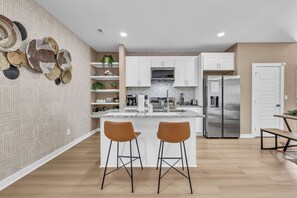 Private kitchen - The Indigo Residence at Montgomery Row Residences (Clarksville)