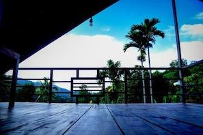 Terrace/patio - Ella Mountain Breeze Villa: King Suite with Balcony (Ella)